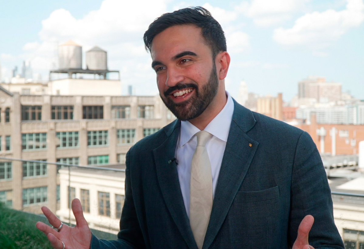 WesleyJBaker's tweet image. 🔥🇺🇸 Progressive insurgent Zohran Mamdani, fresh off his upset primary win, is shaping up as the new face of the Democratic Party, championing rent freezes, free transit, and a flat 2% millionaire tax in NYC. Is this the young, bold vision Democrats need heading into 2028?…