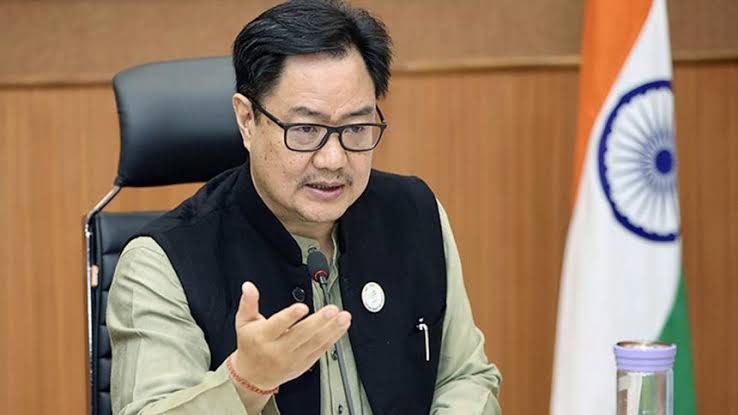 🚨 Truth Bomb by Parliamentary Affairs Minister Kiren Rijiju

“Minorities enjoy FREEDOM in India only because of the Hindu majority.” 🔥

— An uncomfortable truth for some.