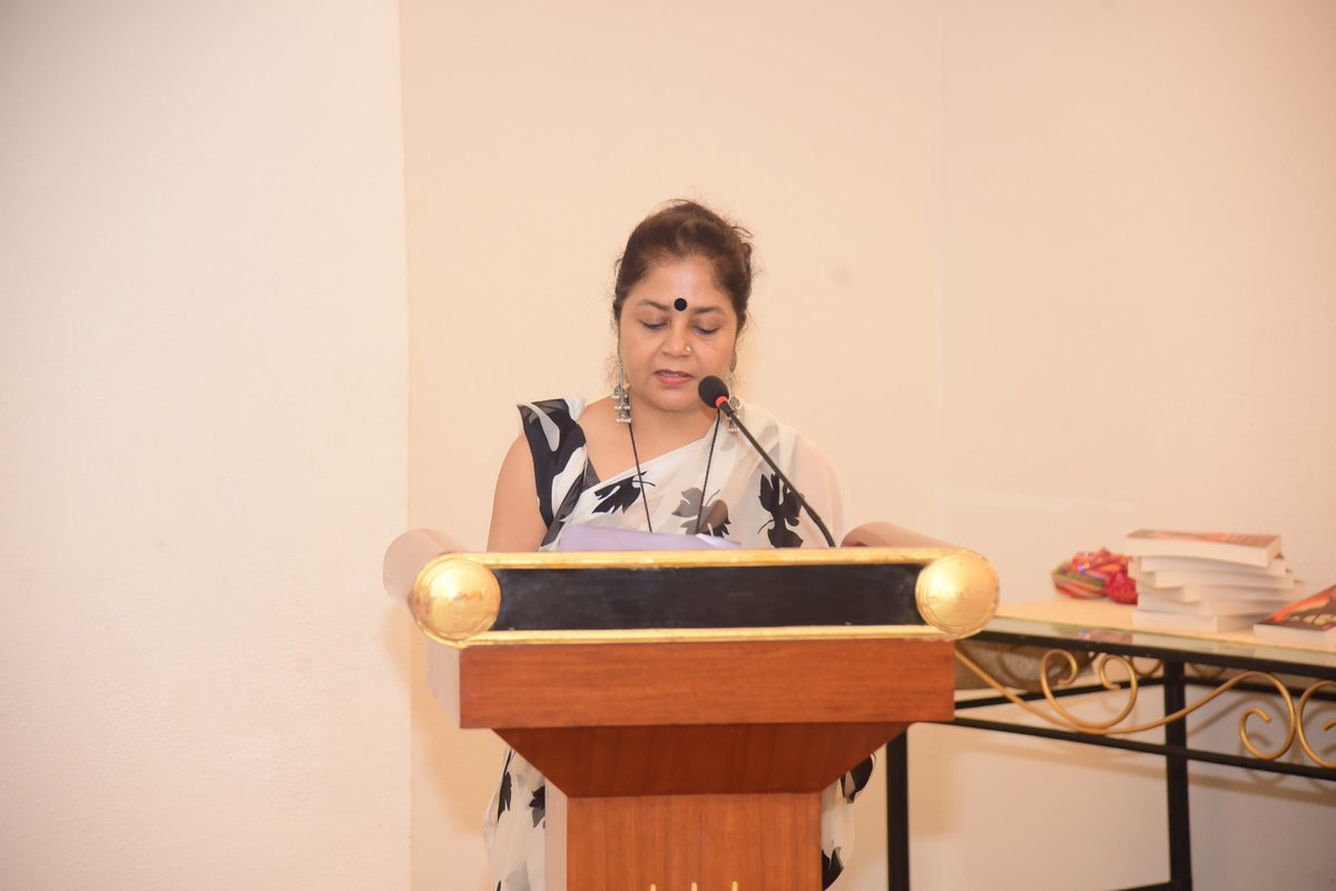 Highlights from #TheWriteCircle Lucknow with acclaimed author Vishwas Patil, who engaged in an insightful conversation with Dr. A.P. Maheswari, exploring history, literature, and the many inspirations behind his celebrated works.

The welcome address was delivered by Ehsaas woman