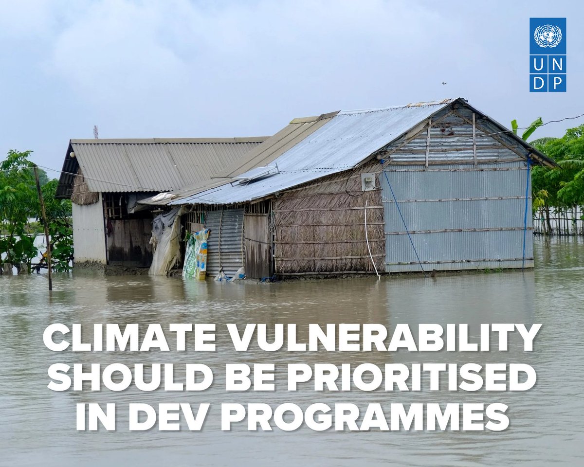 UNDP_BD's tweet image. The #LoGIC project, implemented by🇧🇩 LGRD, in partnership with @UNDP & @UNCDF, @SwedeninBD 🇸🇪, @DKambd 🇧🇻 helps local govts tackle #climate risks using tools like the Climate Vulnerability Index. Read more: t.ly/LOF1N