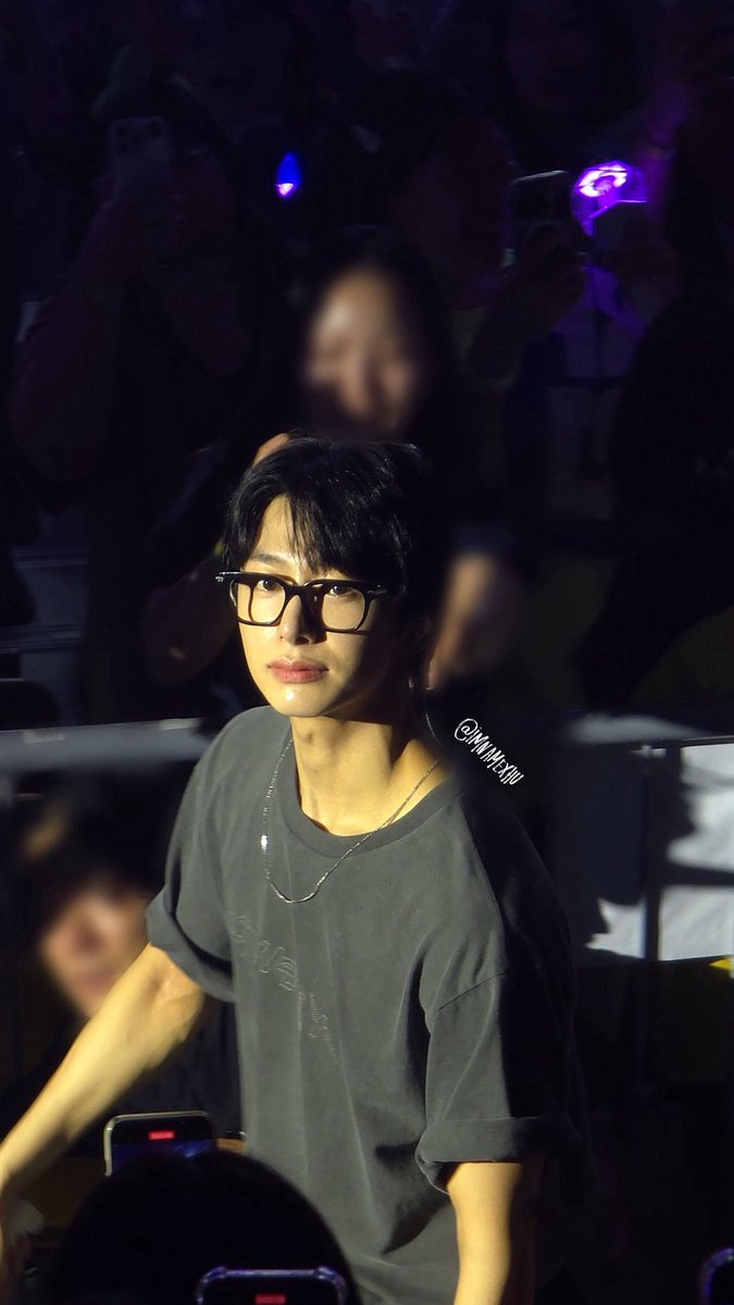 250719 #형원
갑자기 핸드폰이 고화질이 되고
내 눈이 선명해지길래 이게 무슨 일인가 했더니
형원이가 등장을 했지 뭐야🥹❤️‍🔥

#MONSTA_X #CONNECTX #MONSTAX_CONNECTX #몬스타엑스