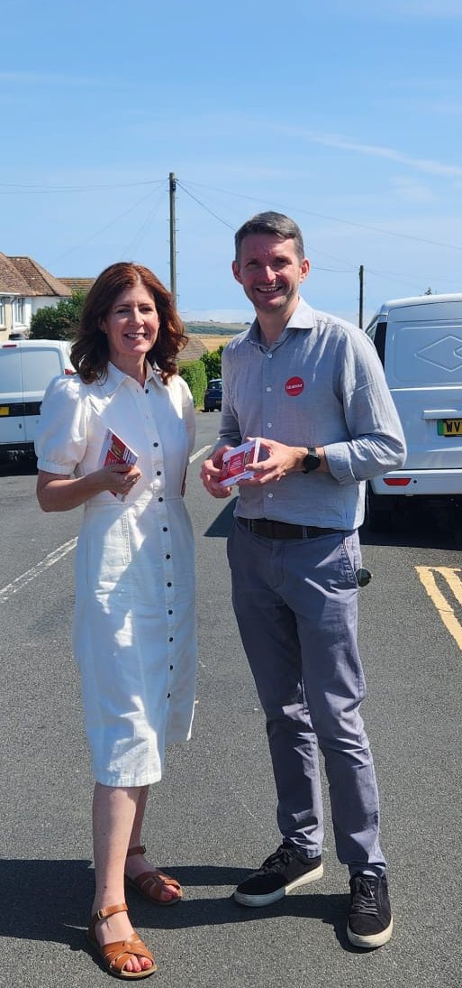 chriswardmp's tweet image. Great to speak to residents in Woodingdean as part of Labour’s National Campaign Weekend.
Huge thanks to Baroness
@JennyChapman for joining us 🌹
#labourdoorstep