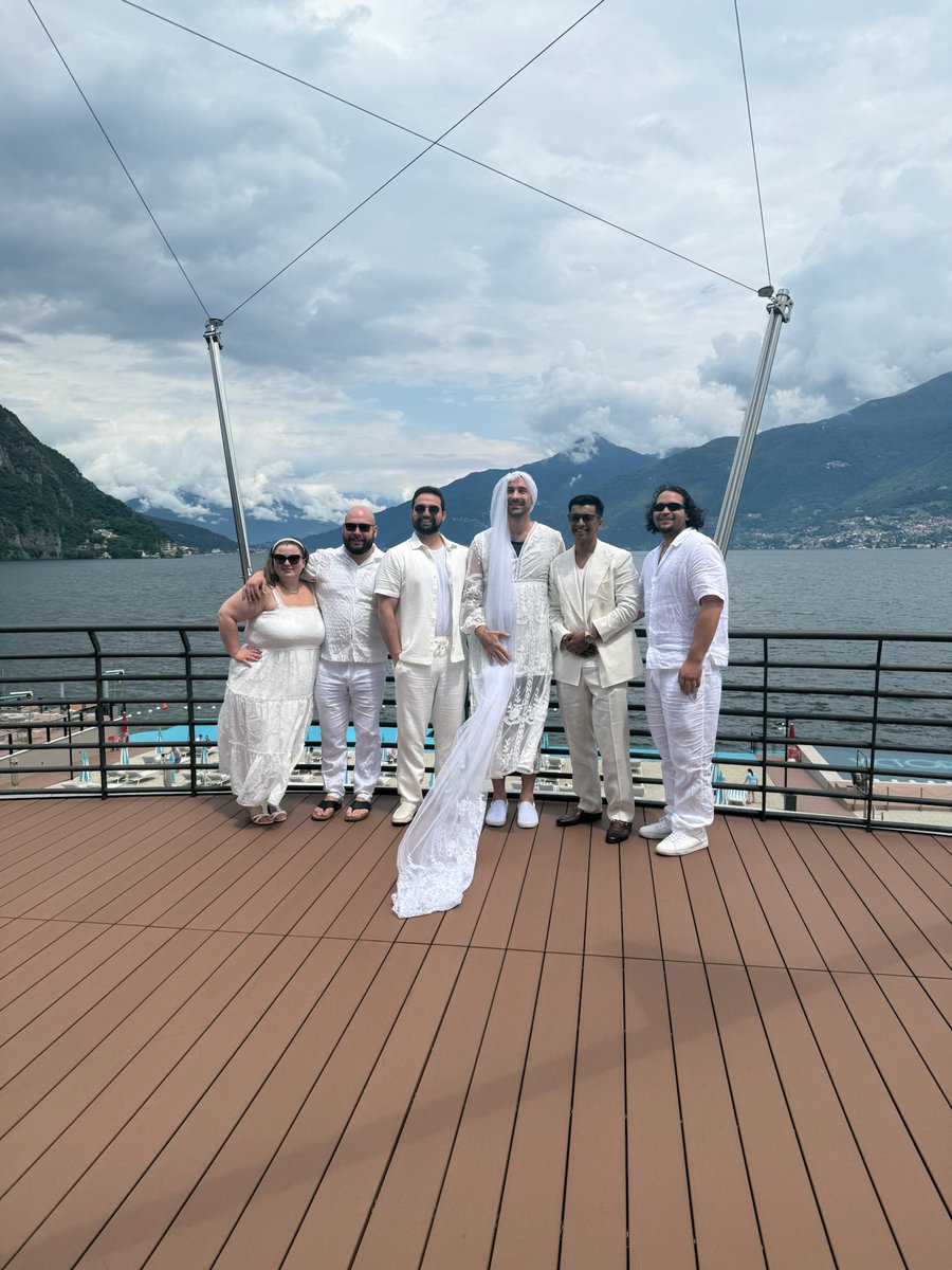 RFTGhoops's tweet image. Might have to stick to fantasy basketball, because this is what happens to me when I lose in fantasy football.

A perfect punishment by our champ, @balmodovar712, at @AKhmoneyy (the man who beat me in the Sacko Bowl) wedding festivities on the beautiful Lago di Como.

Remember…