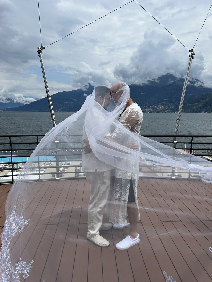 RFTGhoops's tweet image. Might have to stick to fantasy basketball, because this is what happens to me when I lose in fantasy football.

A perfect punishment by our champ, @balmodovar712, at @AKhmoneyy (the man who beat me in the Sacko Bowl) wedding festivities on the beautiful Lago di Como.

Remember…