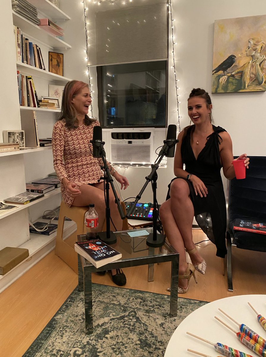 NancyRomm's tweet image. It started with @bariweiss and ended with @sarahhepola and includes a whole bunch of peeps in-between, all packing into Paloma, the little media company/studio @MattWelch and I built in my apartment. Thanks for coming! open.substack.com/pub/thefreeman…