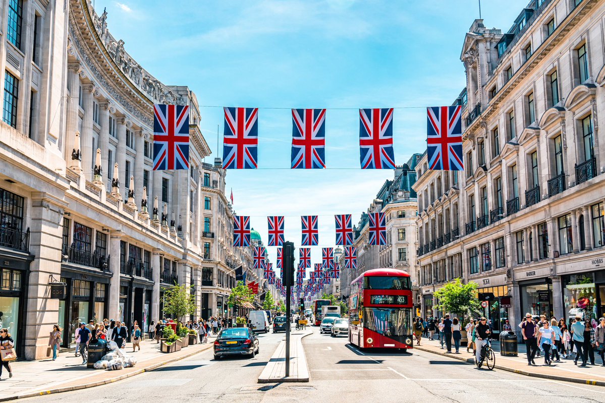WesleyJBaker's tweet image. ✈️🌍 Travel is booming! Summer 2025 bookings across Europe are up 18% year-on-year, with Spain, Greece & Portugal leading the charge. Boutique hotels & curated experiences are dominating, travellers want style, stories & sustainability, not package-tour fatigue.
Where are you…