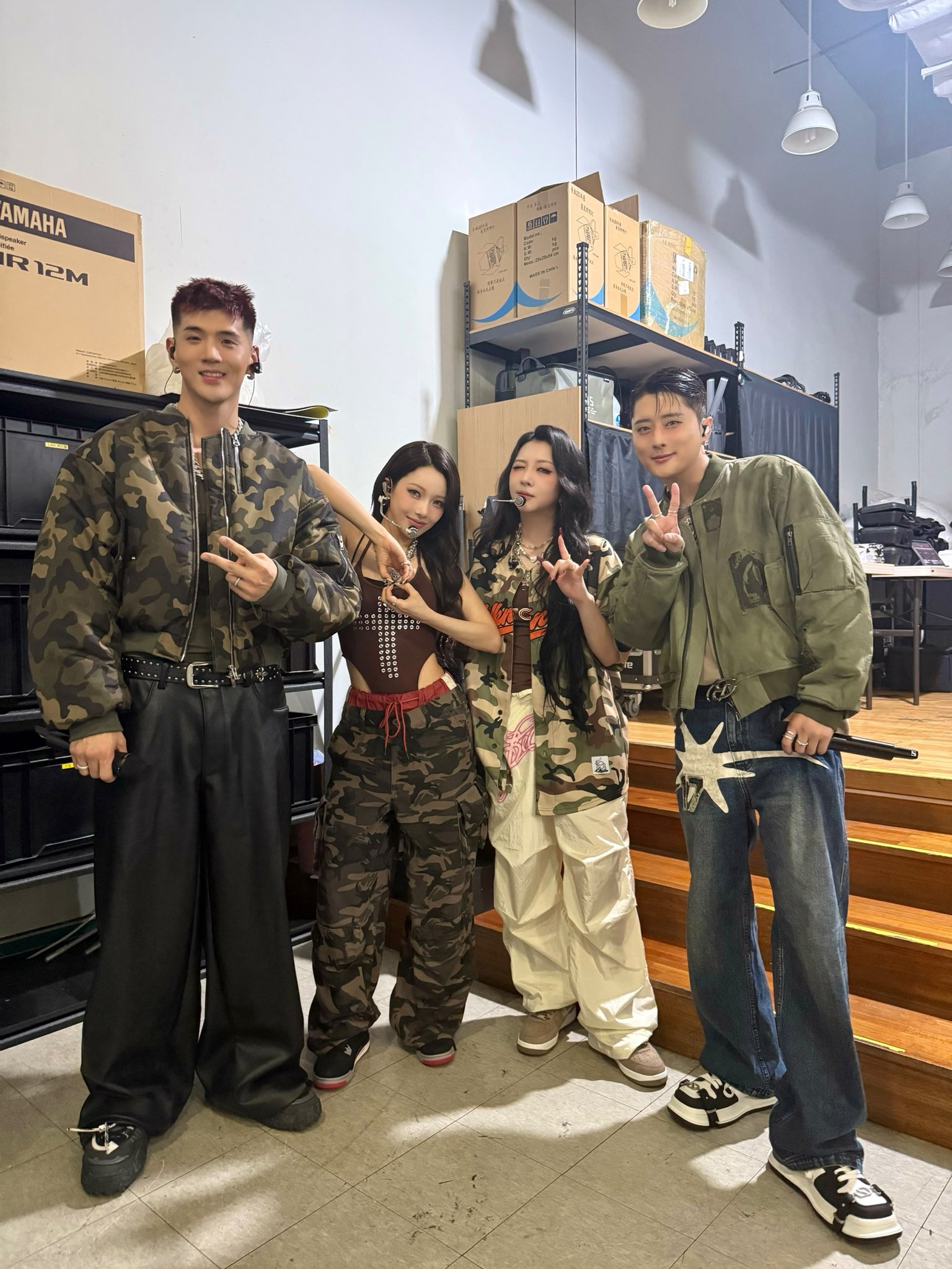 GwOkd5ZWUAAWJMG?format=jpg&name=large