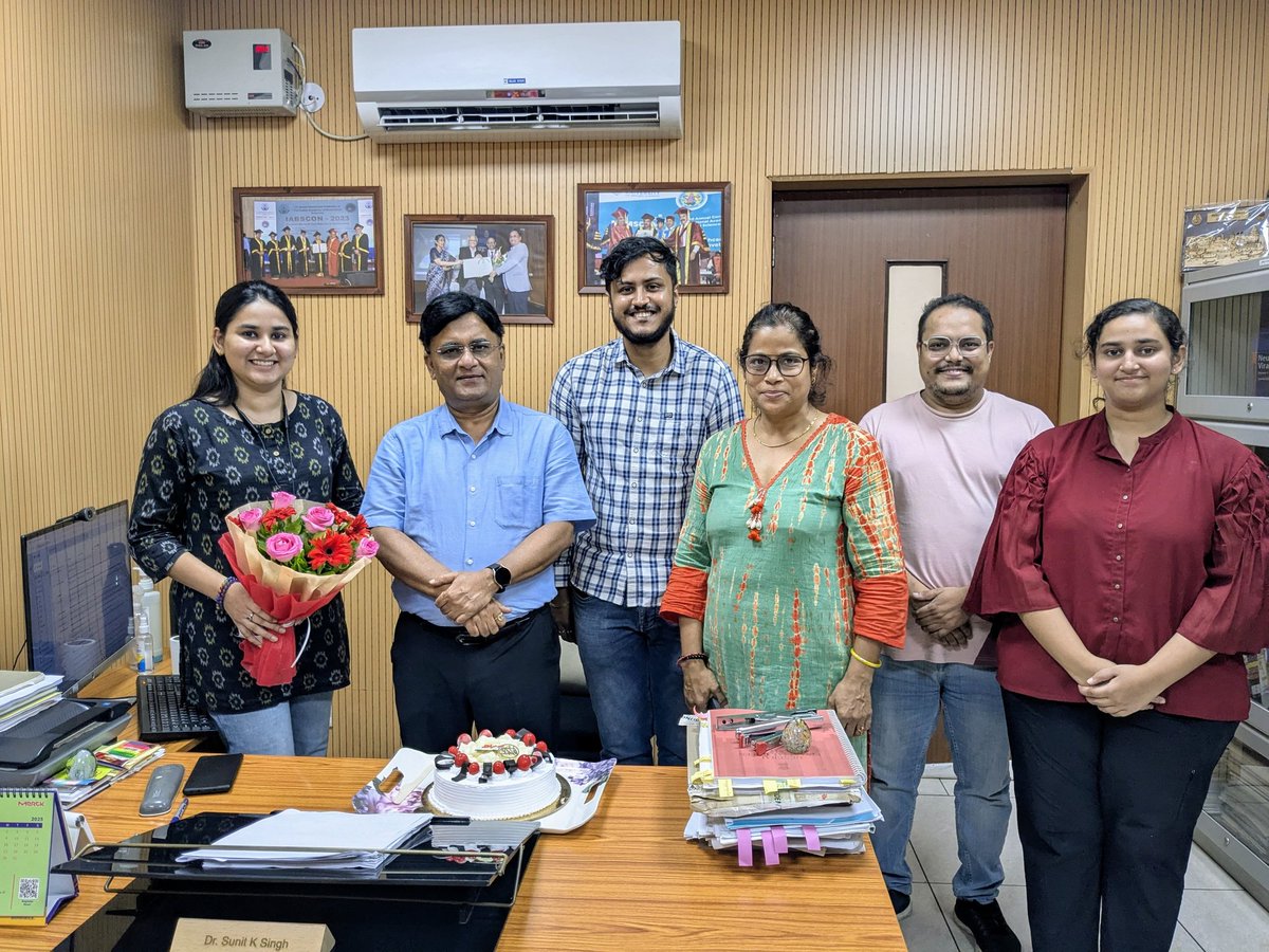 Apoorva11_'s tweet photo. Wishing a very Happy Birthday to our dynamic Ph.D. Supervisor who makes navigating viral genomes &amp; research challenges seem effortless.💐 Grateful for your mentorship in science &amp; beyond sir.🙏 Good wishes for your health, wealth, &amp; well-being in the year ahead.🌷@DrSunitKSingh https://t.co/PFYmWduKaz