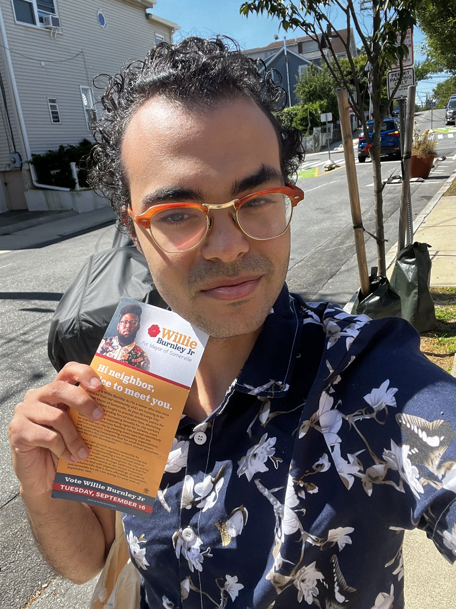 Wellstonist's tweet image. I’m out canvassing with Willie Burnley Jr. for mayor in Somerville, MA today! We’re going to protect local artists by taxing AirBnB, create an office of social housing, and FIGHT THE RATS!