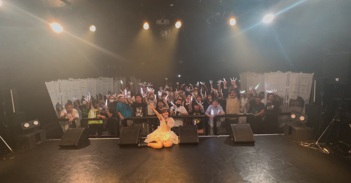【御礼】

本日、山科まな5周年ライブ
無事終了致しました‼️

会場に来て下さった皆様、まなフリで
応援くださった皆様

ありがとうございました‼️