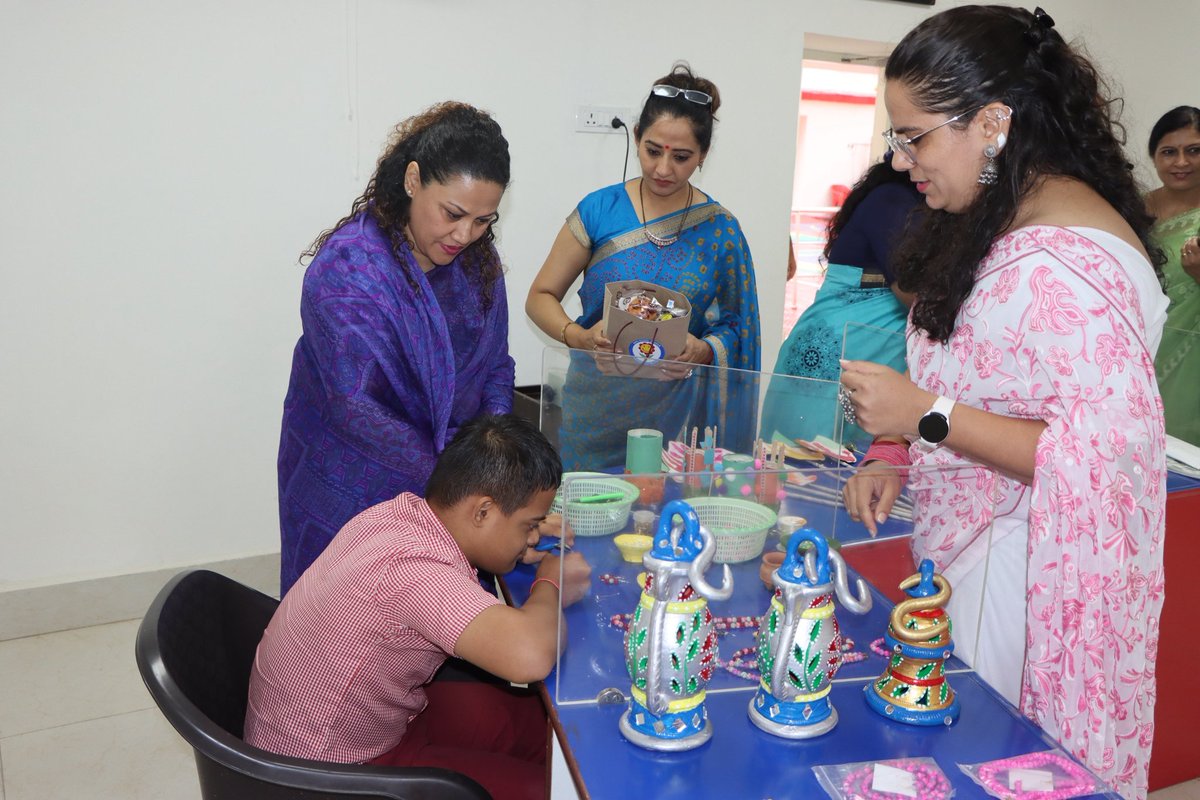 KonarkCorps's tweet image. “Supporting Strength, Encouraging Smiles”

Mrs Rajnie Rathee, Zonal President, #KonarkAWWA visited #AshaSchool, #Jodhpur. She interacted warmly with students &amp;amp; appreciated efforts of the dedicated staff in creating an inclusive learning environment.

@adgpi
@IaSouthern
