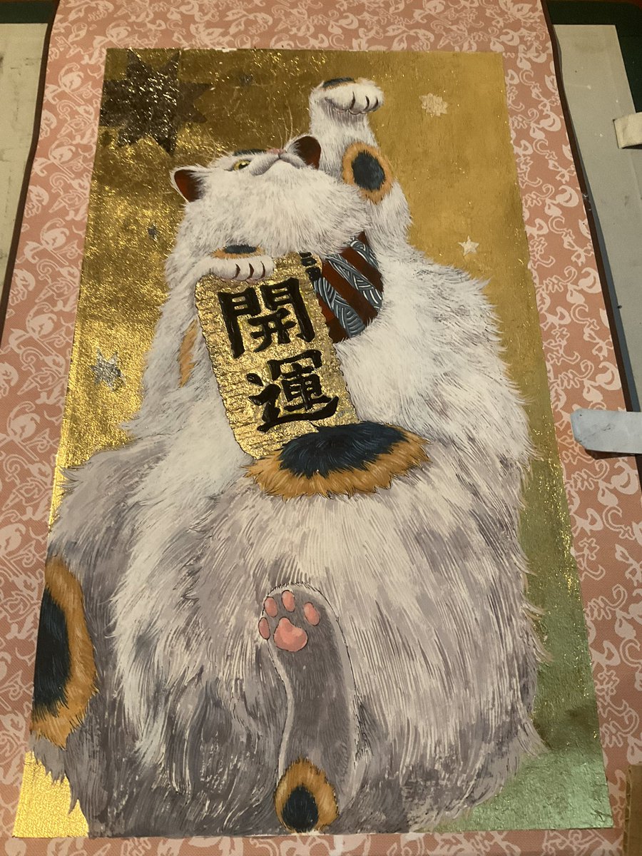 kadokunidaisuke's tweet image. 中々完成しないにゃ。廊下作業中。毛をふわふわさせる修行。描いていると見下ろされる。