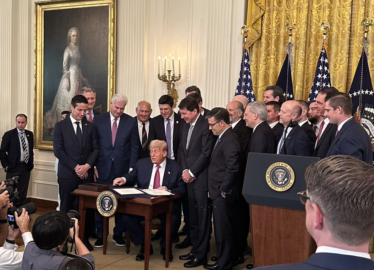 RepBethVanDuyne's tweet image. I had a great time joining my colleagues at the White House as @POTUS signed the GENIUS Act, the first major federal crypto legislation signed into law. A perfect way to wrap up Crytpo week!