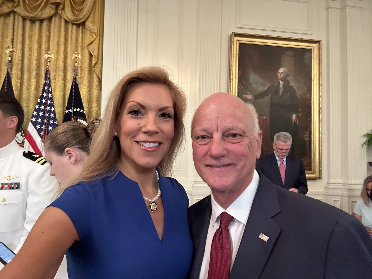 RepBethVanDuyne's tweet image. I had a great time joining my colleagues at the White House as @POTUS signed the GENIUS Act, the first major federal crypto legislation signed into law. A perfect way to wrap up Crytpo week!