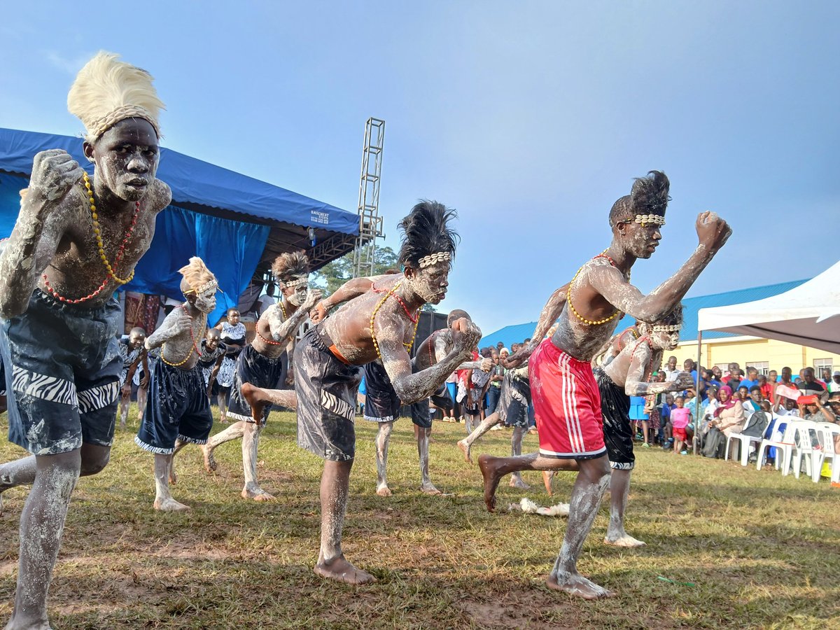bbowasecondary's tweet photo. From the hills of Eastern Uganda, Muteesa house brings you the Imbalu dance(Kododi) with vigour and elegance the participants explore the rich culture of the Bagisu.
#BbowaVocSSMusicFestival
@bbowasecondary @bbstvug @cpmayiga @cbsfm_ug https://t.co/YUipwBr3Qy