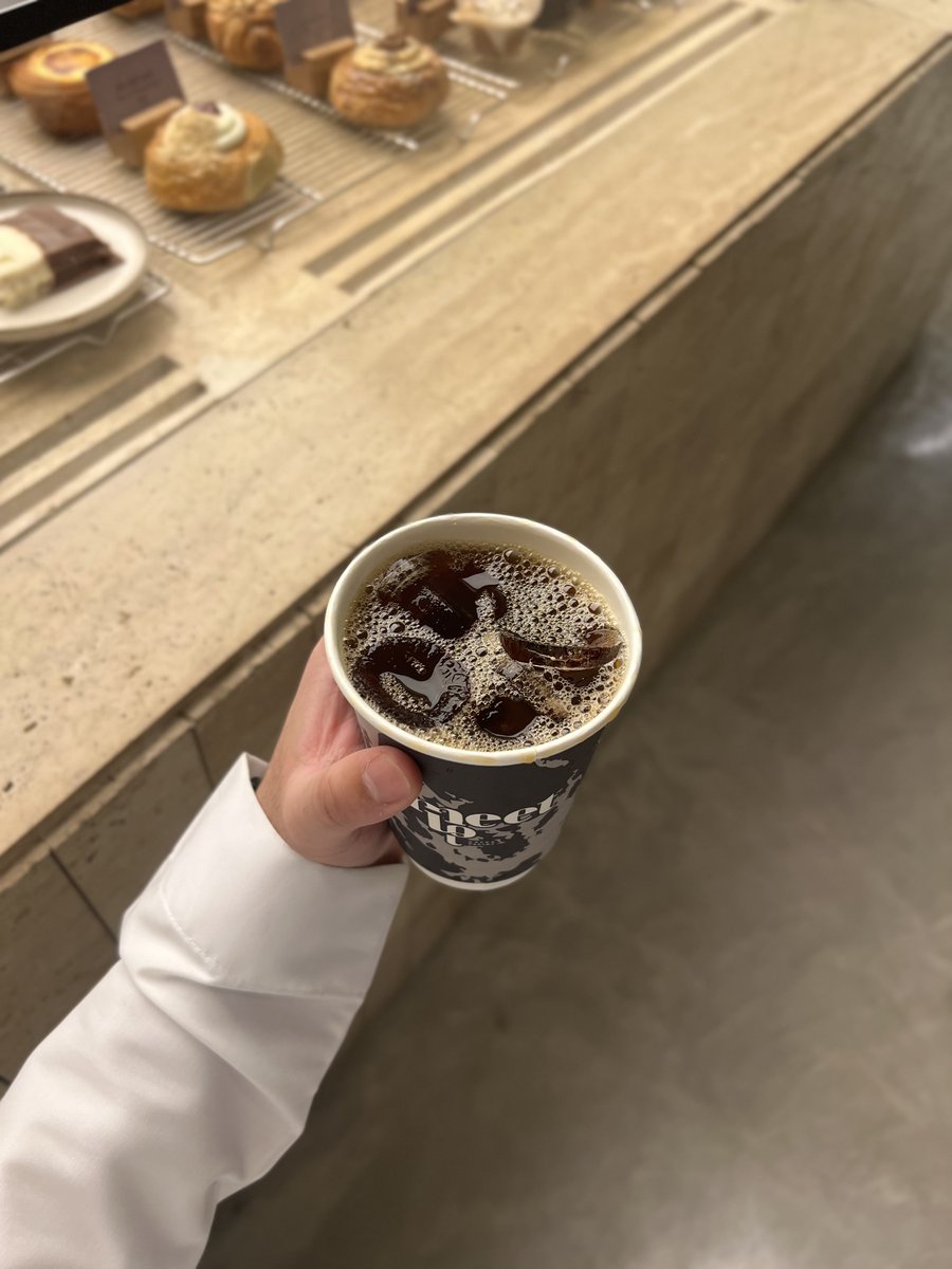 💜💜
لو تشبهين الورد ؟ يبقى الإختلاف 
الورد يذبل ، وانتي دايم فاتنة

- بدر بن عبدالمحسن