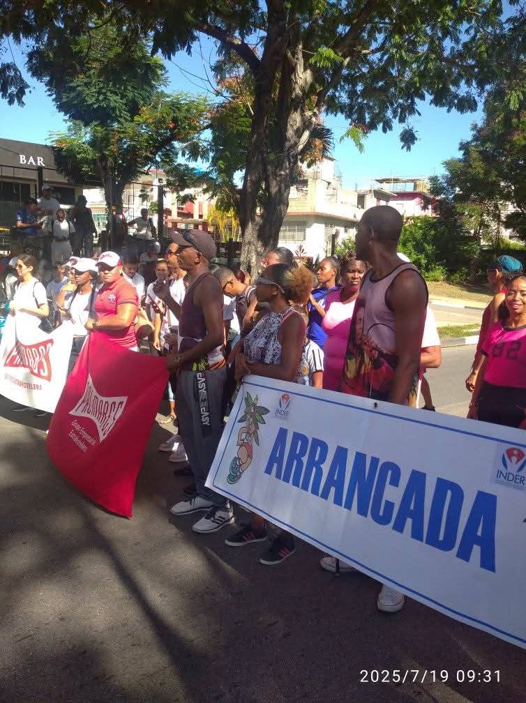 palmares_stgo's tweet image. En la mañana de hoy con el auspicio del #inder en #Santiagodecuba, #palmaressantiago organizó un Mini Maratón, con salida desde una de sus instalaciones &quot;Bar de Reyes&quot; y hasta el área recreativa de palmares en el parque del teatro heredia.
#VeranoSiempreJoven #turismosantiago