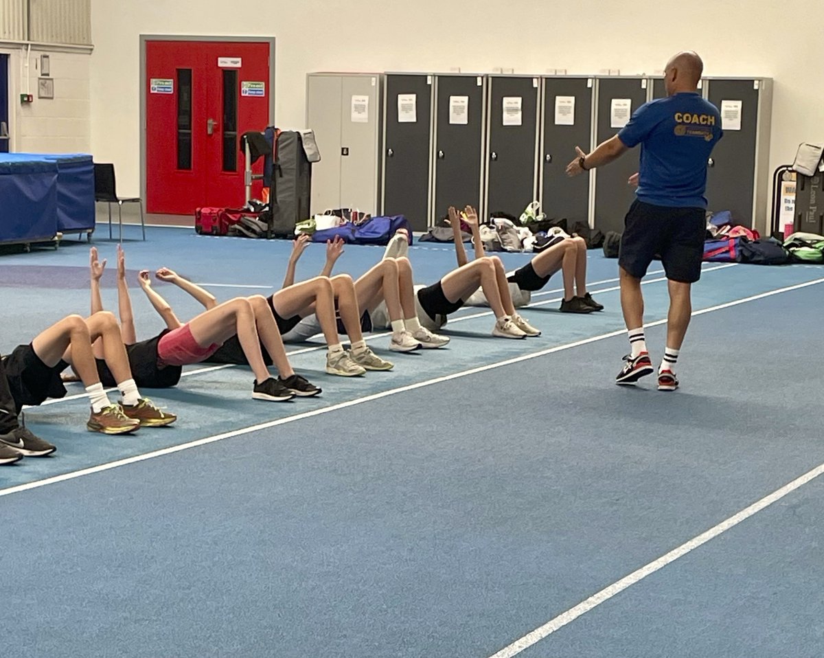 TeamBathAS's tweet image. Great to see our Development squad putting in the work in land training this morning! 💪
Focus: injury prevention + swimming longevity — key to building strong, resilient athletes for the future🏊♀️🔥
#BlueAndGoldArmy🔷🔶#SwimStrong #LongTermAthleteDevelopment