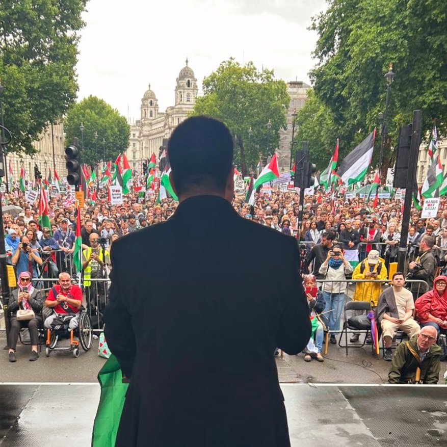 RichardBurgon's tweet image. Today I spoke at the national march for Palestine.
I made it clear that we don’t need more empty words from the Government - we need widespread sanctions on Israel.
That means:
▪️ A ban on trade with Israeli settlements
▪️ Sanctions on Israel’s economy
▪️ A full arms embargo