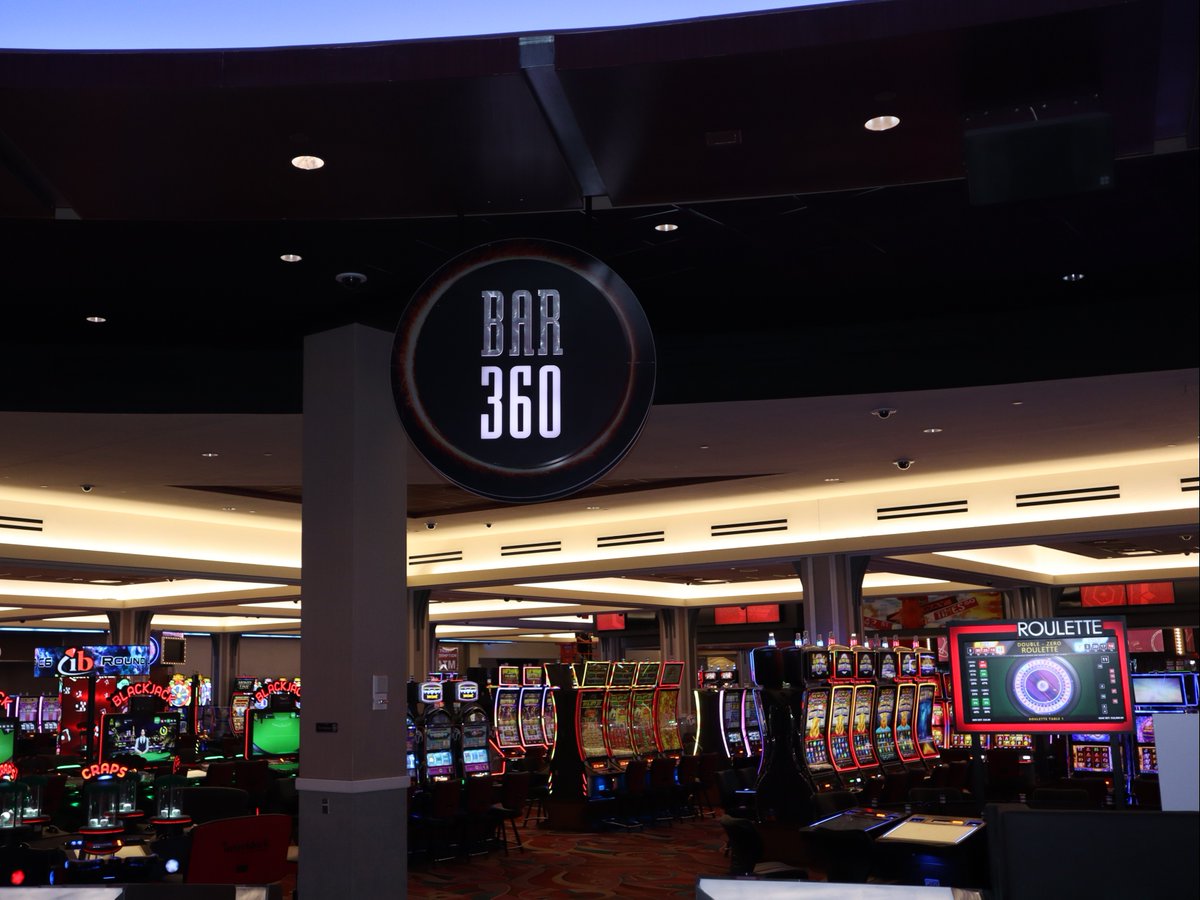 Satur-YAY is here 🤩🎰

Join us for an unforgettable night of #LiveEntertainment by local band #DeverneandtheVintageSoul bringing the vibes while you hit your favorite games out on the #CasinoFloor 🎶

Stay up to date with our #EntertainmentLineup: bit.ly/4jxAfmC