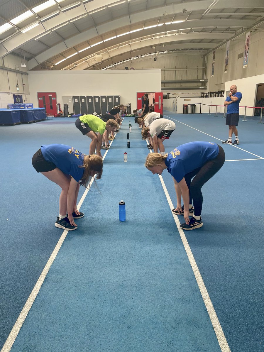TeamBathAS's tweet image. Great to see our Development squad putting in the work in land training this morning! 💪
Focus: injury prevention + swimming longevity — key to building strong, resilient athletes for the future🏊♀️🔥
#BlueAndGoldArmy🔷🔶#SwimStrong #LongTermAthleteDevelopment