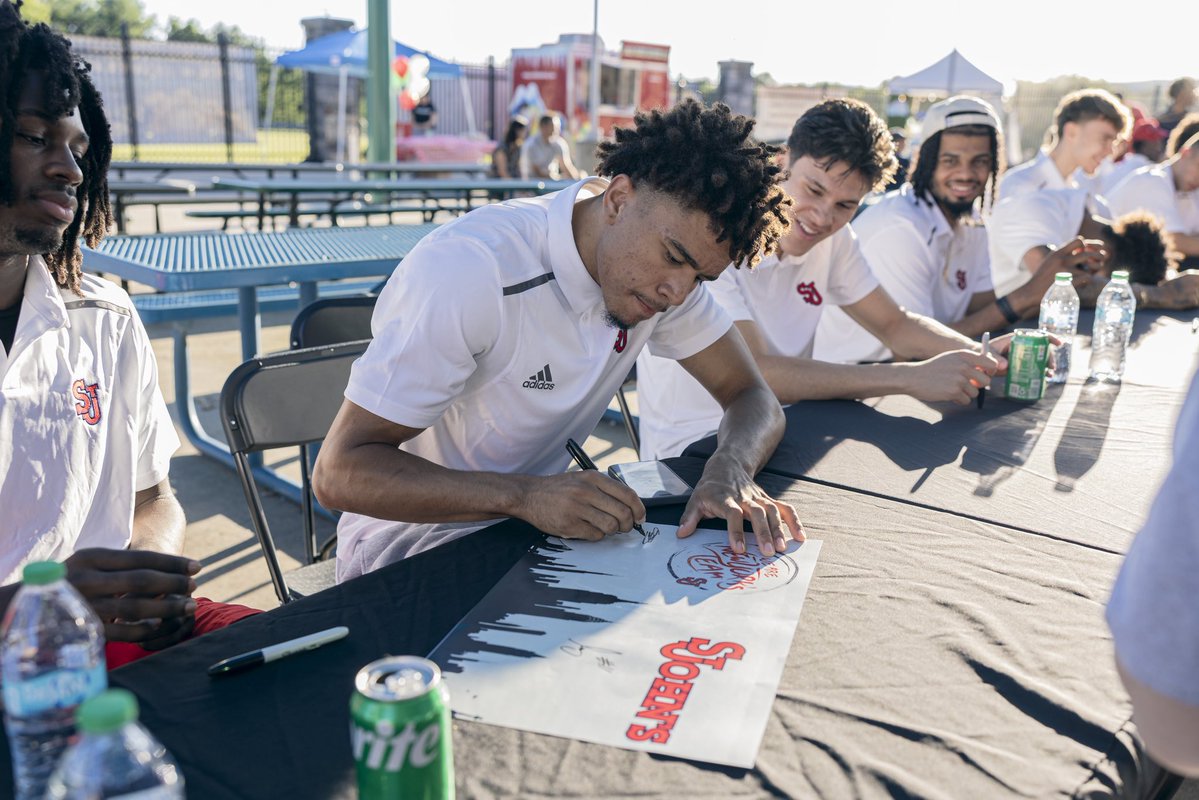 StJohnsBBall's tweet image. Great time last night at the @nyboulders game!! 🔴⛈️
#RedStorm