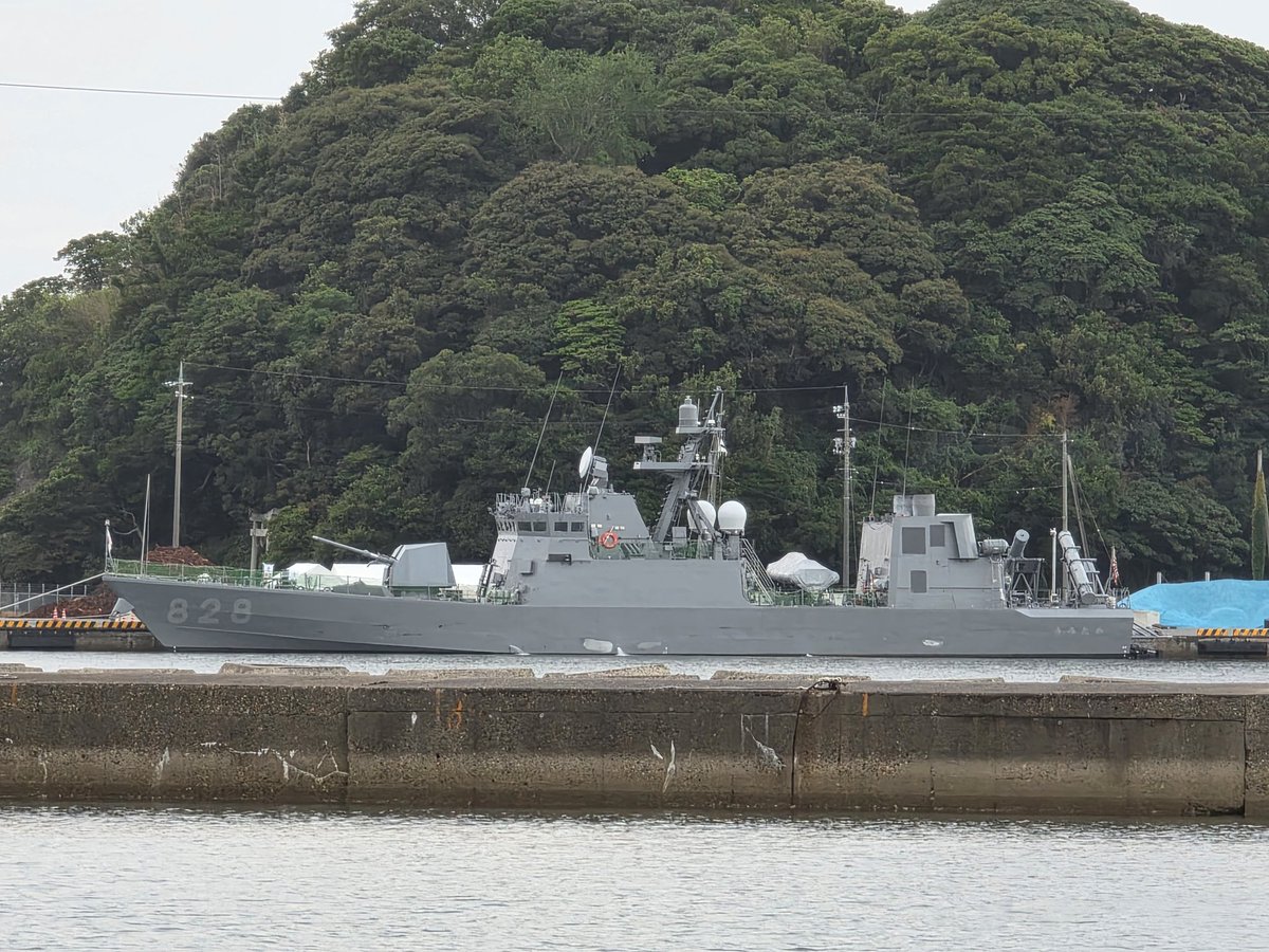 kirasanmi's tweet image. 浜田市 長浜港
ミサイル艇 うみたか
なんとか喇叭に間に合った

明日、明後日と一般公開してるよ
#ミサイル艇うみたか