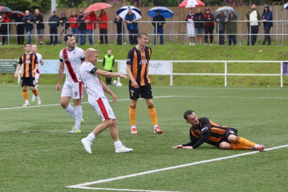 clydebankfc's tweet image. FULL TIME: Clydebank 4-1 Auchinleck Talbot
Goals from Neil McLaughlin, Stuart McCann, Nicky Little and Nicky Low see Bankies win the inaugural WosFL Charity Cup.