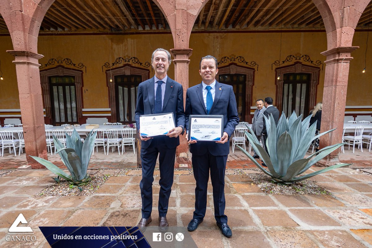 🤝🏻 Encuentro regional de cámaras con la <a href="/CamaraItaliaMx/">Cámara de Comercio Italiana en México</a> 🇲🇽🇮🇹
CANACO Durango participó en Zacatecas junto a cámaras de Jalisco, Guanajuato, Aguascalientes, SLP y Zacatecas, fortaleciendo vínculos para impulsar inversión, turismo e internacionalización 🌎
#UnidosEnAccionesPositivas