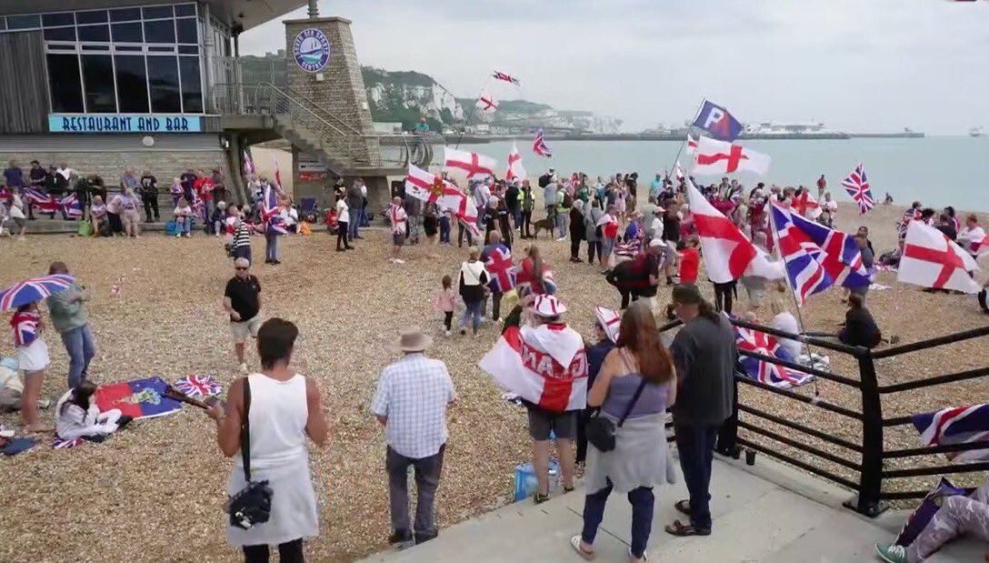 OldGassy1984's tweet image. 🎵 There'll be a few turds over
At the white cliffs of Dover .... 🎵