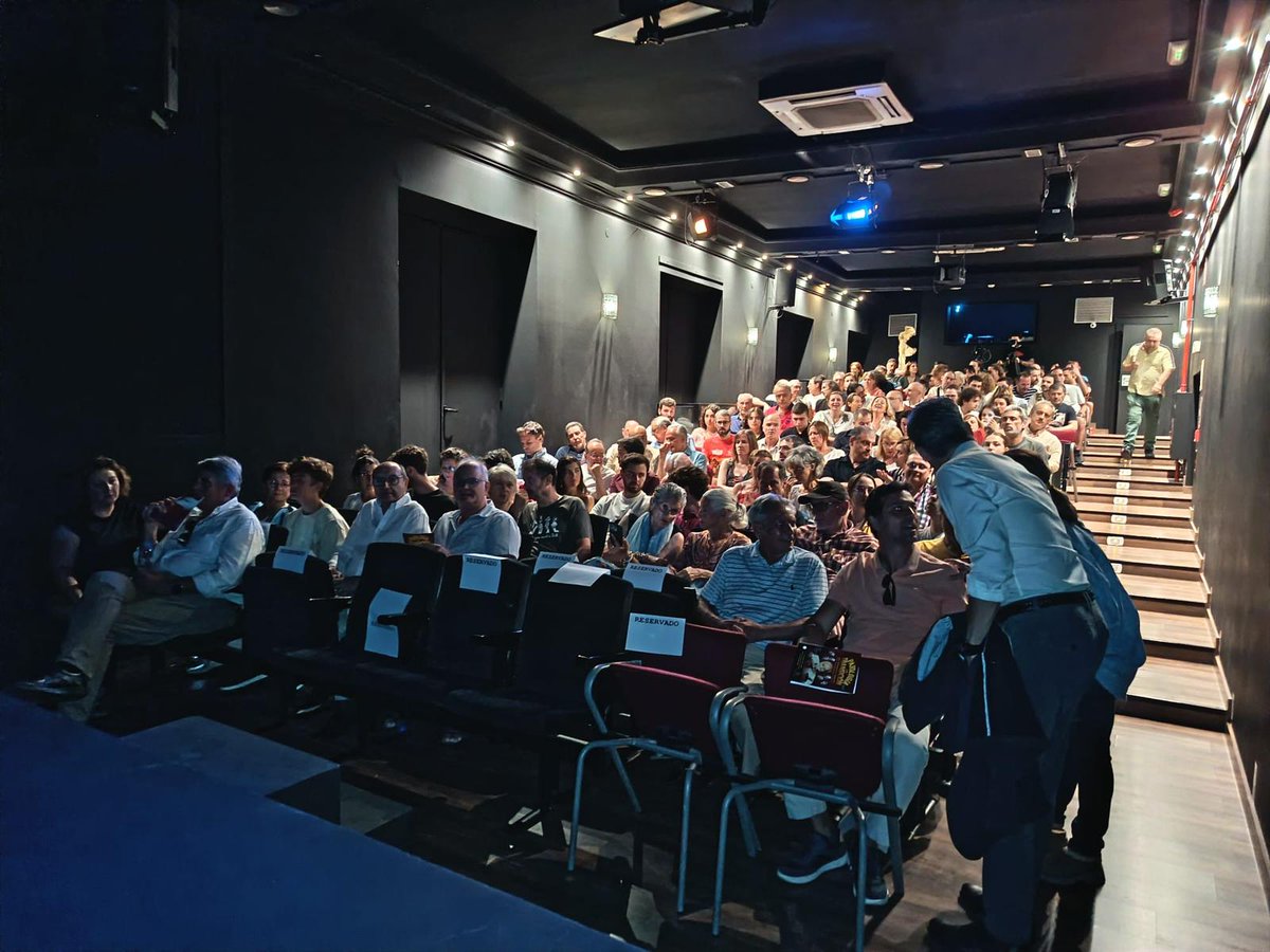 Segunda representación de Patología de la Transición en Madrid y un gran éxito.

Habrá más, y en otras ciudades de España.

Gracias a todos por venir.