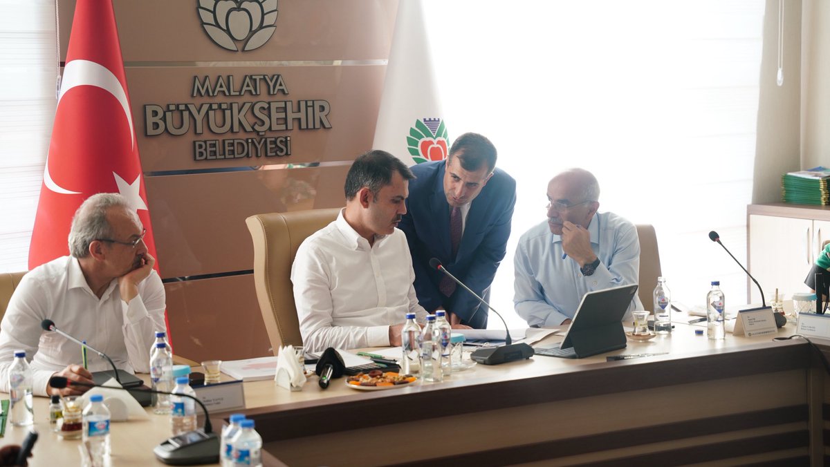 3️⃣0️⃣0️⃣ bininci konutumuzun anahtarını önümüzdeki ay Malatya’da Sayın Cumhurbaşkanımız ile teslim ediyoruz. 

Malatya’da İl Koordinasyon Toplantımızda son durumu değerlendirdik, ihtiyaçları dinledik. Dört bir yanı şantiyeye dönen şehrimizde şu ana kadar;

📌 36 bin yeni yuva ve iş