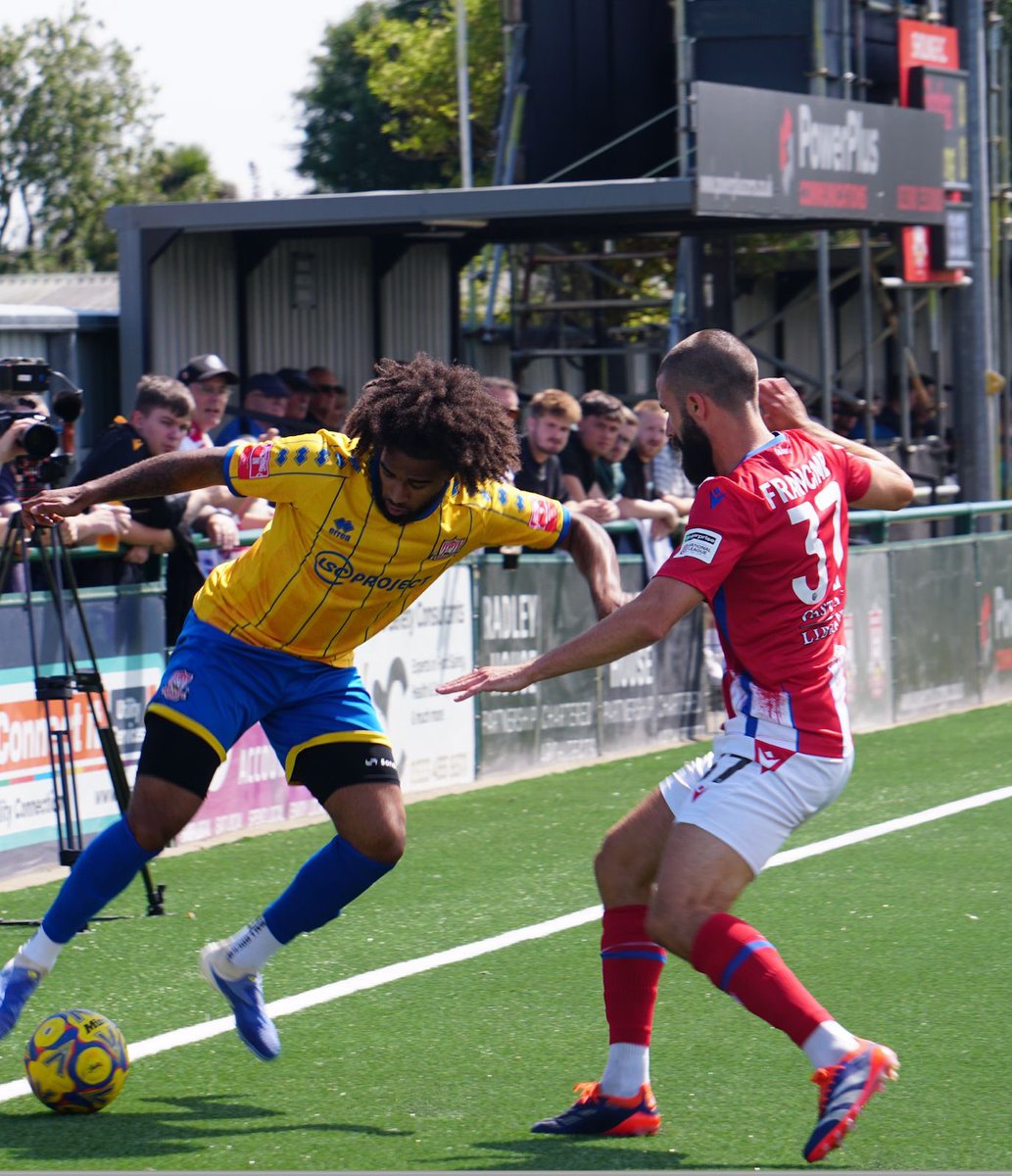 sholingfc's tweet image. 📸 | Fab battling away 👊 

@FLopes47 

#UpTheBoatmen 🚢 
#PrideOfEastSouthampton 🔴⚪️