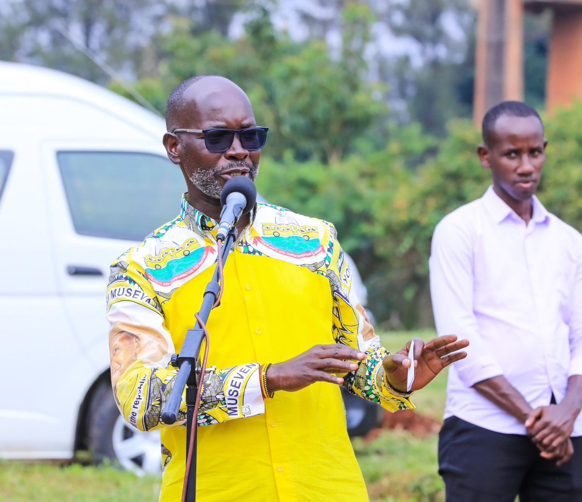 Denis Hamson Obua (@obuahamson) on Twitter photo Today, I joined H.E. <a href="/KagutaMuseveni/">Yoweri K Museveni</a> and Maama <a href="/JanetMuseveni/">Janet K Museveni</a> in Banda, Kyambogo for the PDM tour.
We visited Mbabazi Lilian, a PDM beneficiary, who expressed gratitude to the government for the initiative, which has uplifted her life and supported education of her children. Today, I joined H.E. <a href="/KagutaMuseveni/">Yoweri K Museveni</a> and Maama <a href="/JanetMuseveni/">Janet K Museveni</a> in Banda, Kyambogo for the PDM tour.
We visited Mbabazi Lilian, a PDM beneficiary, who expressed gratitude to the government for the initiative, which has uplifted her life and supported education of her children.