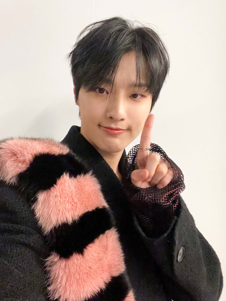 WOODZ_ArmyDays's tweet photo. 1 DAY UNTIL CHO SEUNGYOUN'S DISCHARGE https://t.co/Ijk6NFkXEW