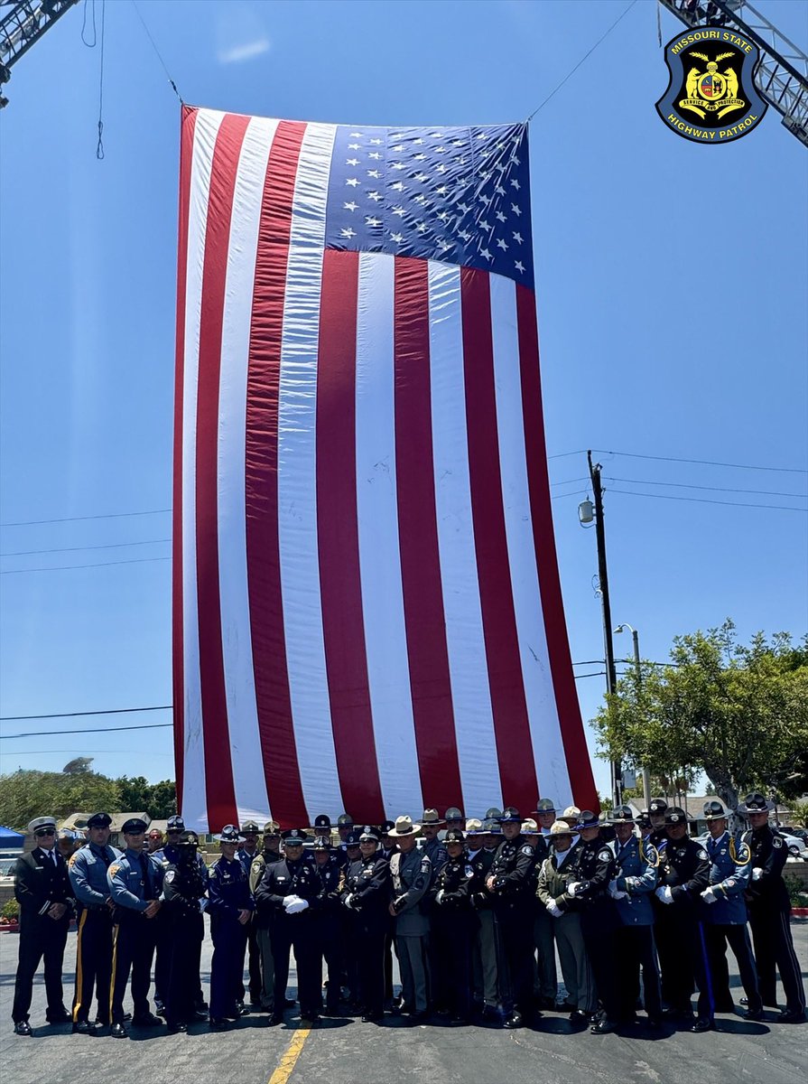 MSHPTrooperA's tweet image. One of our Troopers recently went to Los Angeles, CA & joined other officers to show respect for California HP Trooper, Miguel Cano, who recently died in the line-of-duty. Our thoughts and prayers are with CHP as they mourn the loss of a brother.
📸: Tpr. Thomas
#MSHP #Troopers