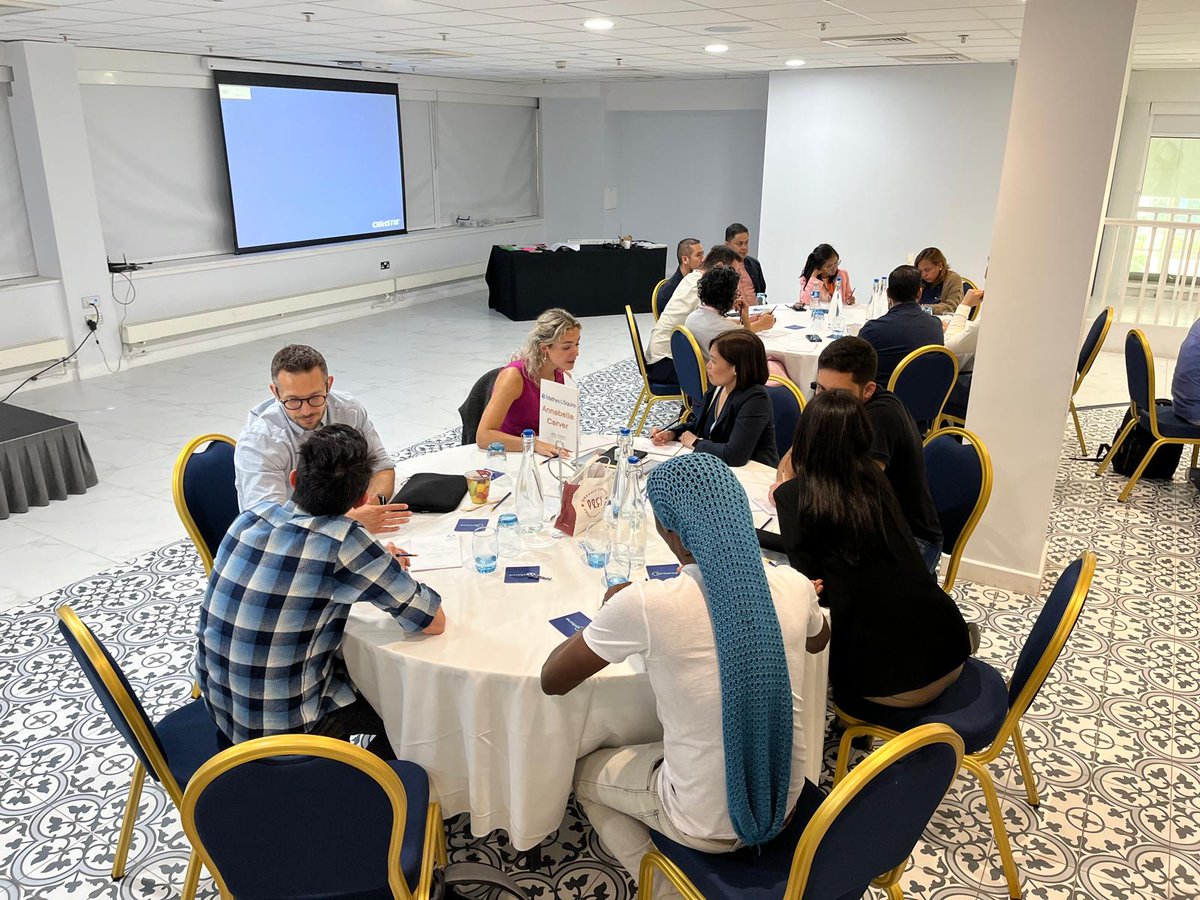 RAEngGlobal's tweet image. Taking a look back. 👈
Over the past three weeks, Leaders in Innovation Fellowships (LIF) proudly hosted 91 #InnovationLeaders here in the UK.
Catch a glimpse of our LIF Global cohort interacting with UK service providers: from receiving expert legal advice from…
