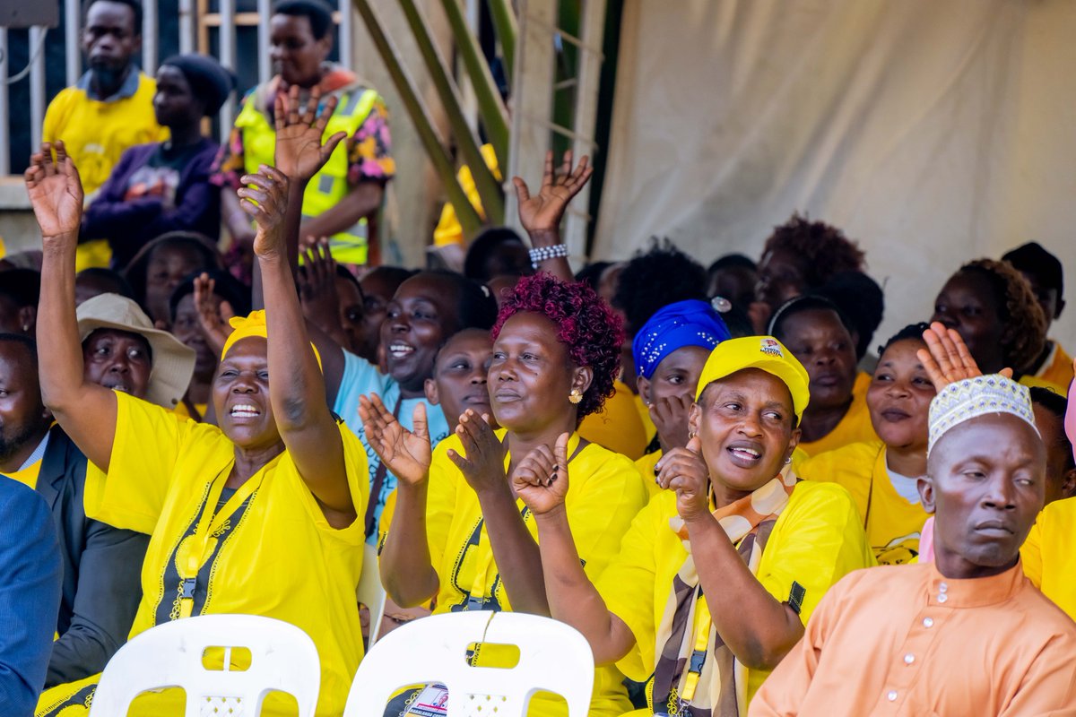 KagutaMuseveni's tweet image. A baby who tries to walk and falls is not a failure; it is simply learning. This is how a nation builds itself—through a process of trying, falling and rising again. I am pleased that Tuhiriwe Tailoring Group has started on this journey.
They now aspire to shift from the…