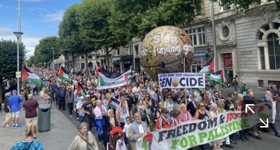 GaelsAgainstGen's tweet image. Massive turn out at in the capital today as thousands stood with the people of Palestine and in particular the children from @GAA_Palestine whose visas were disgracefully witheld.