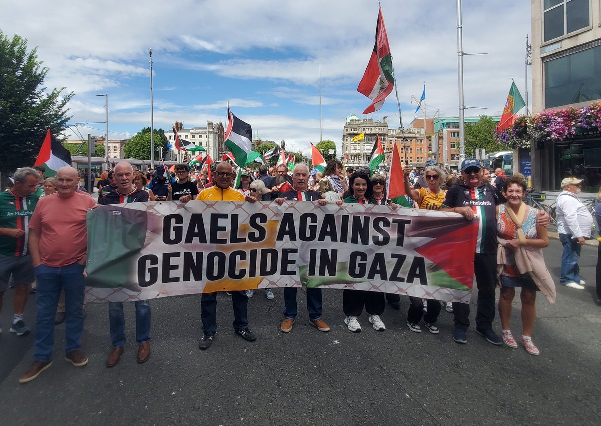 GaelsAgainstGen's tweet image. Massive turn out at in the capital today as thousands stood with the people of Palestine and in particular the children from @GAA_Palestine whose visas were disgracefully witheld.