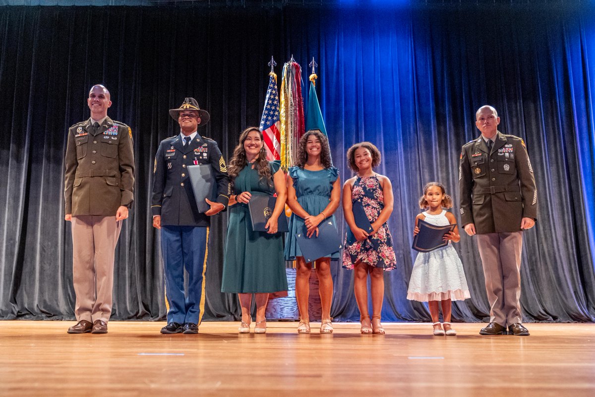 MCoEFortBenning's tweet image. Honoring years of commitment and sacrifice.
Retiring #Soldiers were celebrated this week at our bi-monthly retirement ceremony, leaving a legacy of strength and service for our country.
.
.
For more pictures, visit 🔗 fortbenning.smugmug.com/Fort-Benning-P…