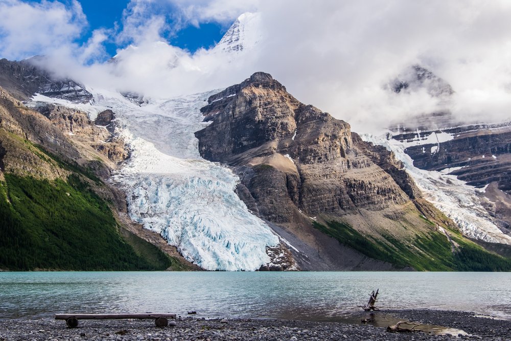 Canada's tweet image. Happy #ParksDay Canada! From rugged coastlines to serene forests to glacial expanses, Canada’s parks are where nature, adventure, and community come together. Celebrate by exploring the wild beauty that makes this country so special. What's your favourite Canadian park? 🏞️🌲🌊⬇️