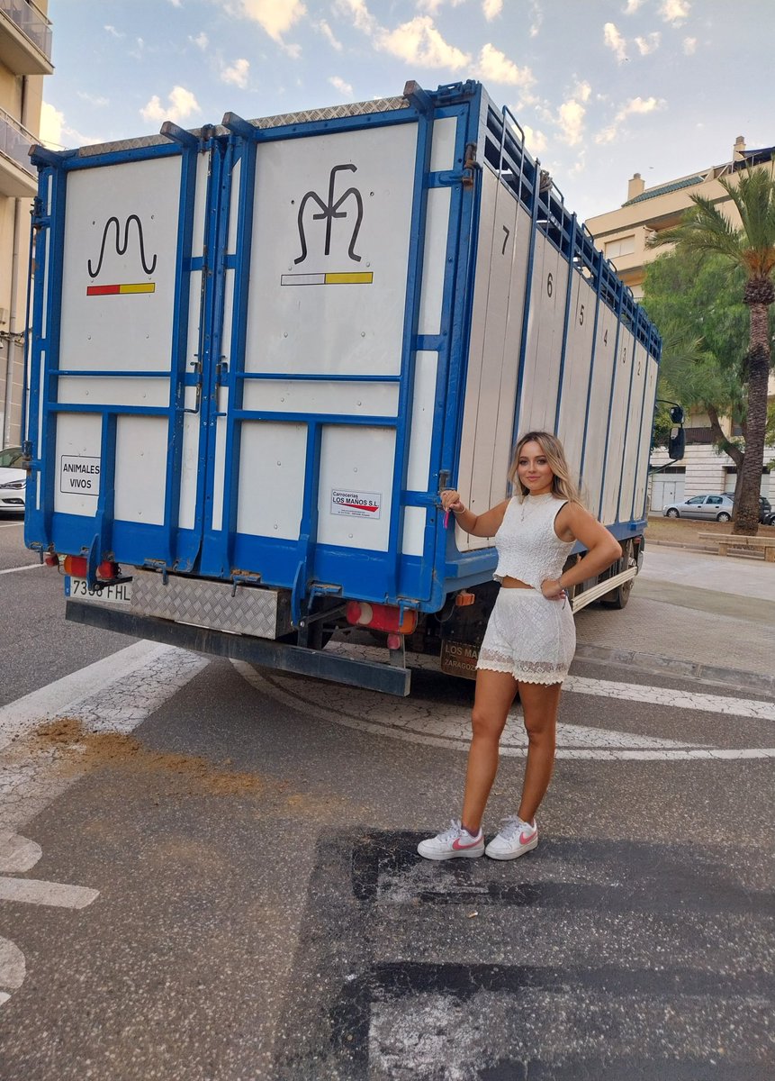 MariabelenguerB's tweet image. En defensa de nuestras tradiones.
Bou Capllaçat en Sant Carles de la Ràpita, donde a pesar de que desde la Generalitat de Catalunya nos lo quieren prohibir, nosotros seguimos conservando nuestra identidad.
Identidad, cultura y tradición.
@VOX_tarragona