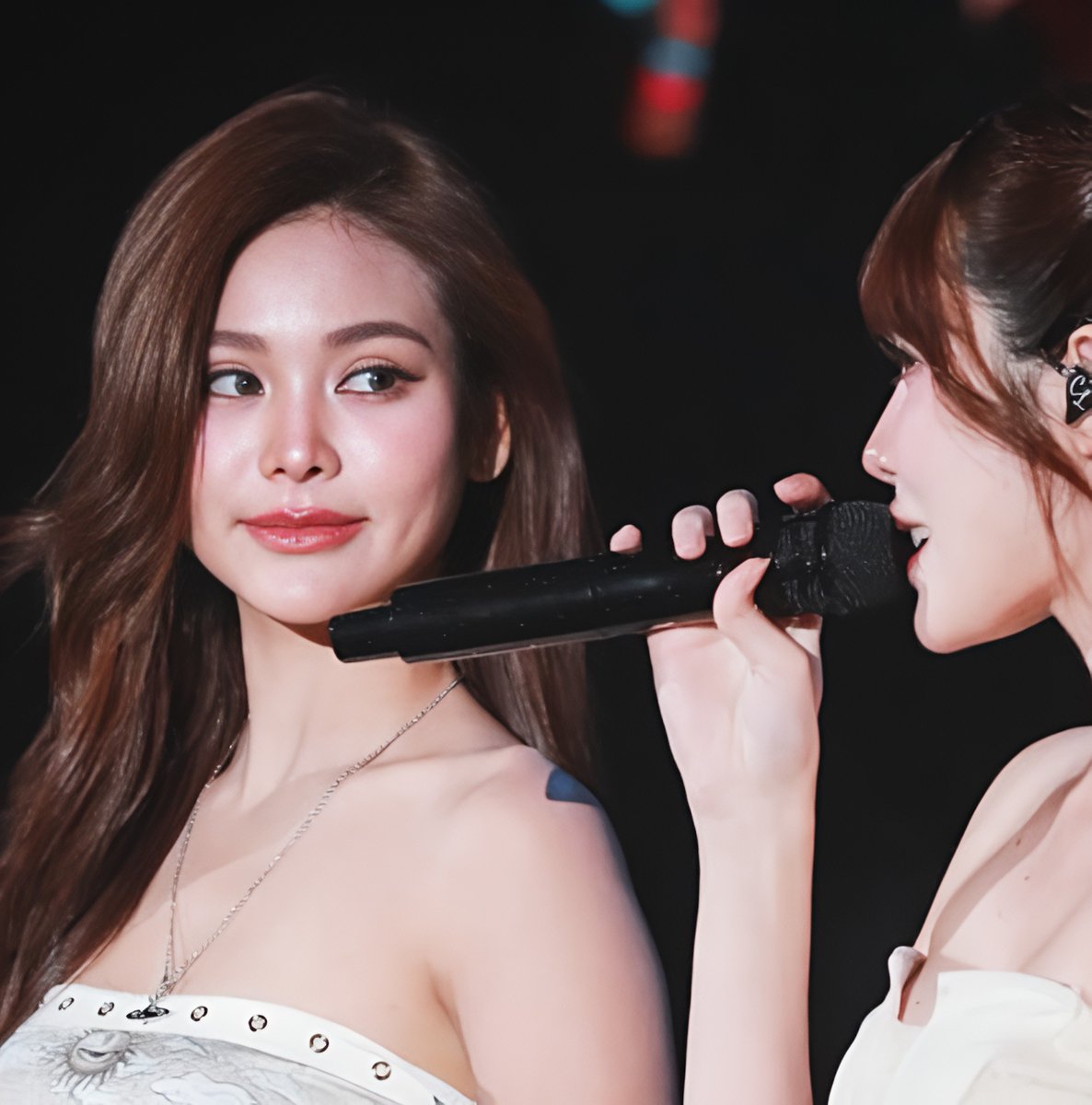 it's the way she completely zoned out. like the world blurred and only Charlotte existed in that moment. the lights? the audience? the cue? gone. all she saw was her — Charlotte!

#PetrichorAfterPartyConcert
#อิงล็อต #englot