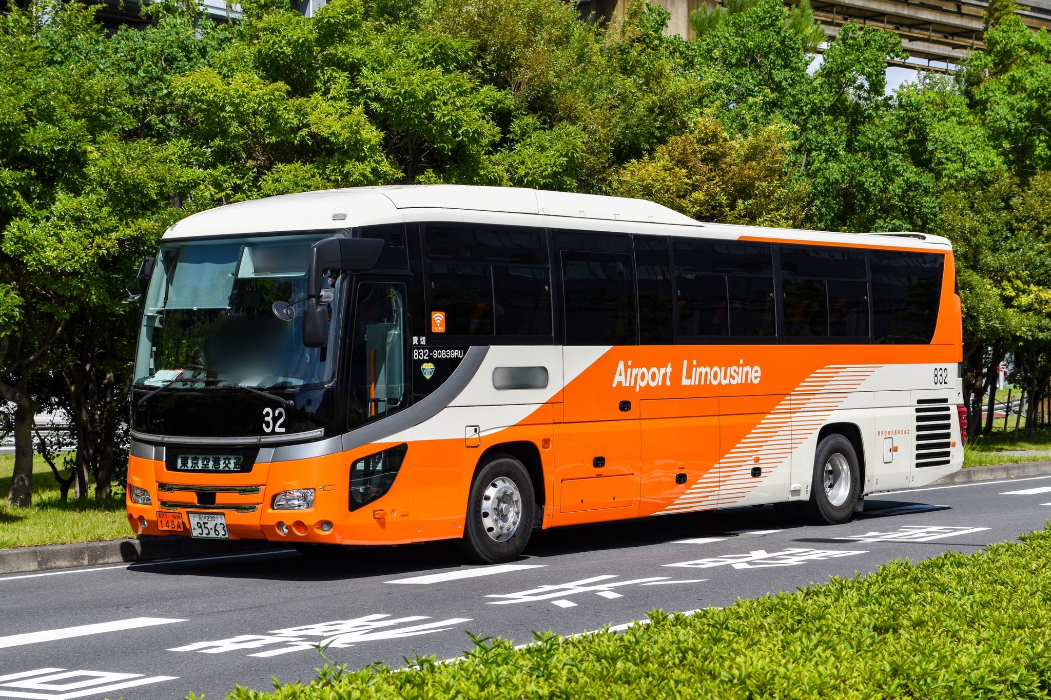 三線 682be288-2ab0-4f4d-8aba-