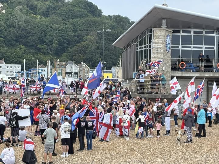 LouCalvey's tweet image. The fascists are in Dover… all of a couple of hundred of them.
It’s weird isn’t it, for all their noise on here they’re too lazy, or too ashamed, to get there, whereas the people they hate walk through fire to make it to Dover.
I know who I’d rather share our country with.