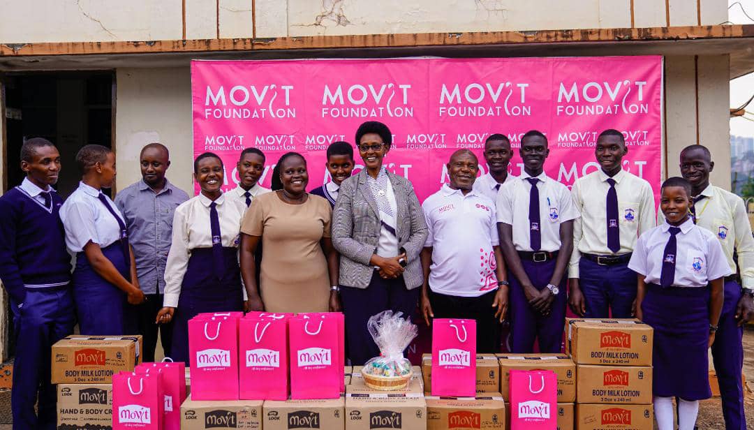 UWESO1's tweet image. A huge thank you to the @MovitFoundation for their generous donation of UGX 50 million and essential body care items! Your continued support reflects your commitment to community wellbeing.
Together, we are making lives better!