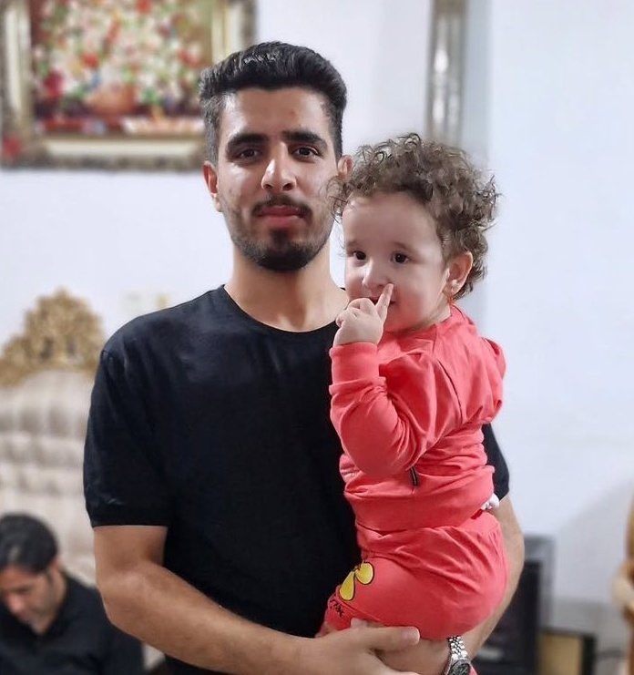 chawshin_83's tweet image. مزدورها و عرزشی های حرومزاده چرا برای این خانواده ایرانی و کودک خردسالش که به رگبار بسته شدند خفه خون گرفتید؟! زبان کثیفتان فقط برای غزه ، یمن و لبنان درازه؟! اینجا مشخص میشه شما حرومزاده ها نه ایرانی هستید و نه بویی از ایران برده اید