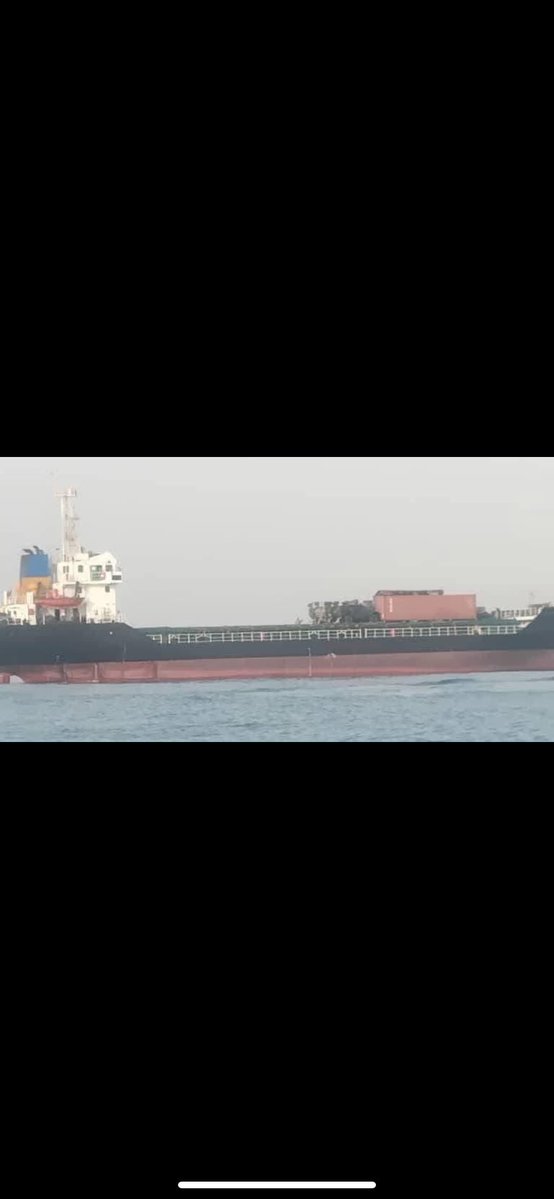 Shirwaahme7949's tweet image. Waxwalba waa sidi logu tagaley bey usocdan raga labada gacan fadhiya sidey udhaqman cidi uma tilmami karto cidii hubka tuugada lahow boosaaso iska xadiriya #puntland