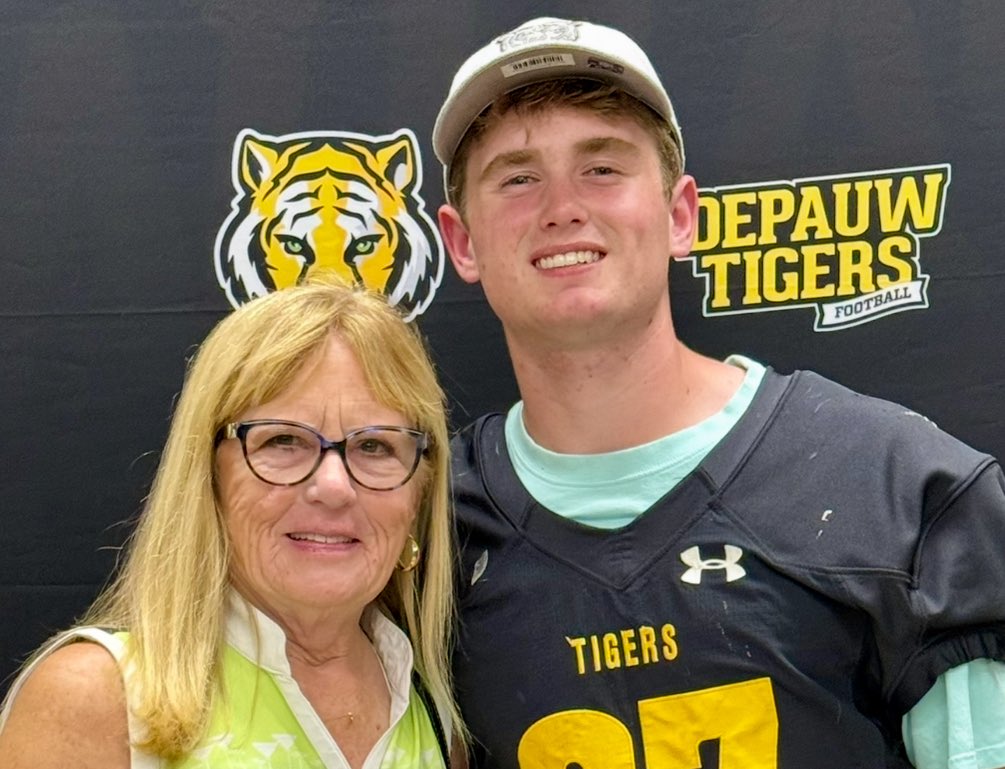 TrevorFaughnder's tweet image. Thank you to @qbdietz, @MasonEspinosa1, @ScottSrnka and @CoachDarden_ for another great visit to @DePauwTigersFB ! Enjoyed learning more about the program and team culture from both the coaches and players perspectives. Thankful my Grandma could make the tour this time.…